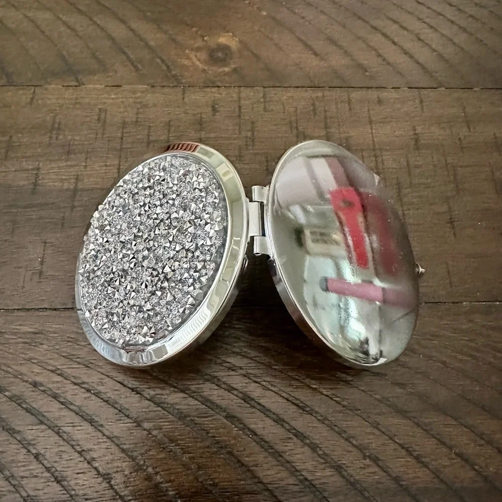 NEW!! Glam Compact Mirror - Picture 7 of 13